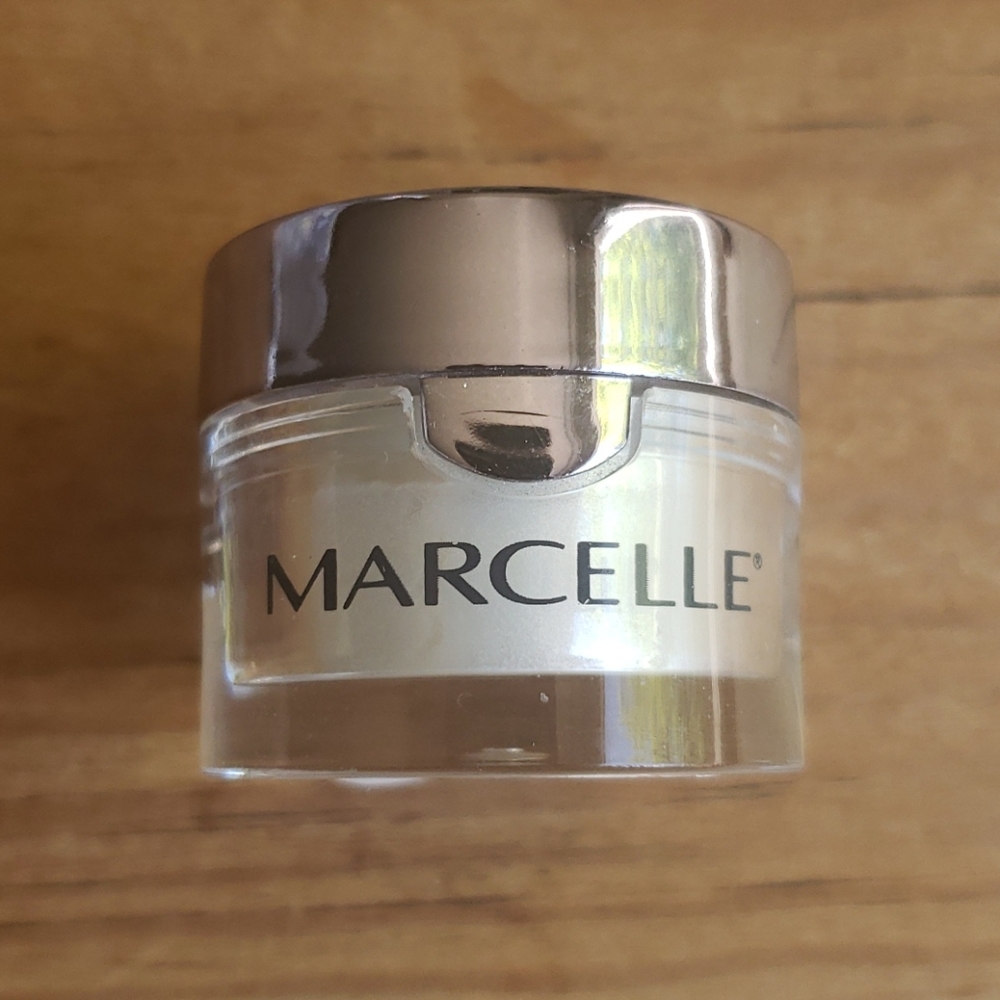 3/$5 Marcelle Lux Eye Dust Illusion